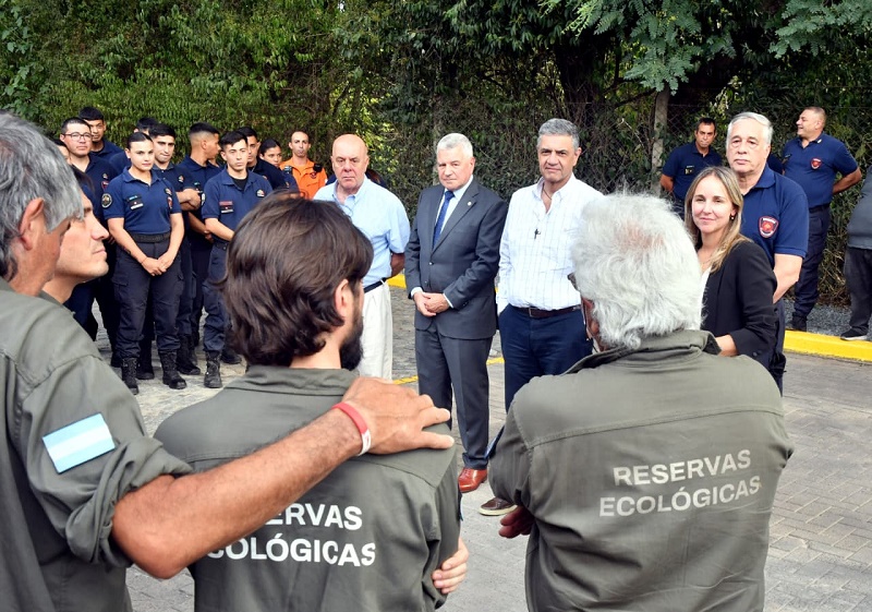 BOMBEROS Y BRIGADISTAS